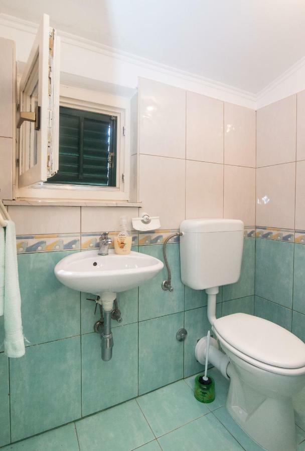 Apartment Josipa Вінішчє Екстер'єр фото