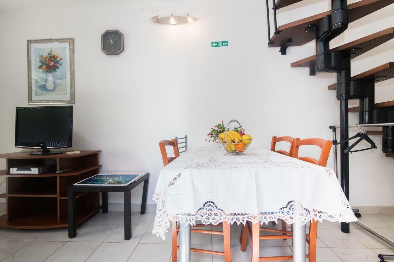 Apartment Josipa Вінішчє Екстер'єр фото